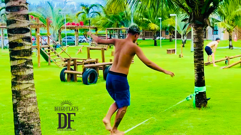 Bangalô com dois quartos, vista para o jardim e lavadora de