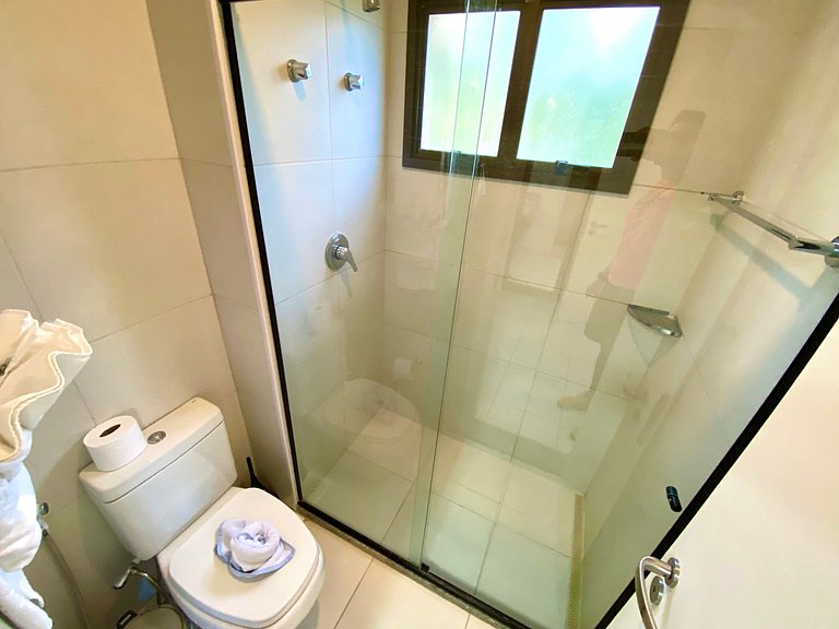 Bangalô com dois quartos, vista para o jardim e lavadora de