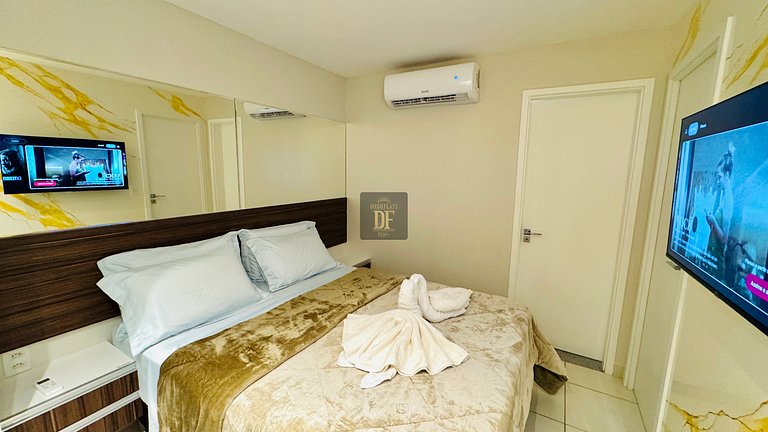 Exclusivo com vista para a piscina e ar-condicionado na sala