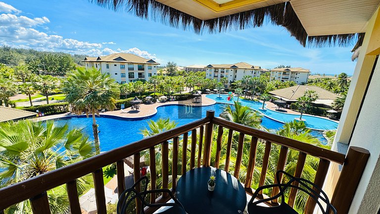 Exclusivo com vista para a piscina e ar-condicionado na sala