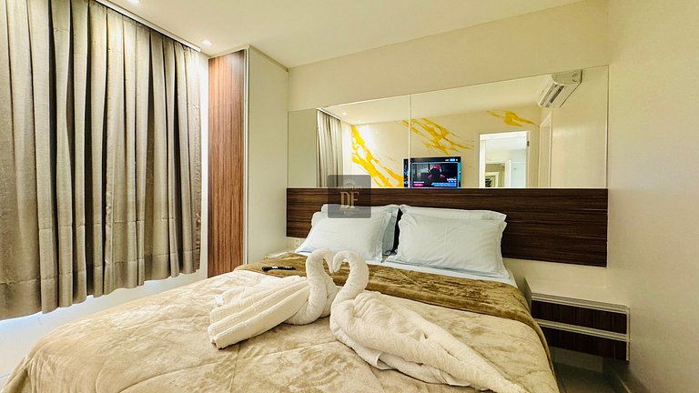 Exclusivo com vista para a piscina e ar-condicionado na sala