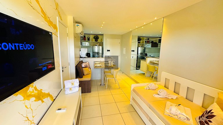 Exclusivo com vista para a piscina e ar-condicionado na sala