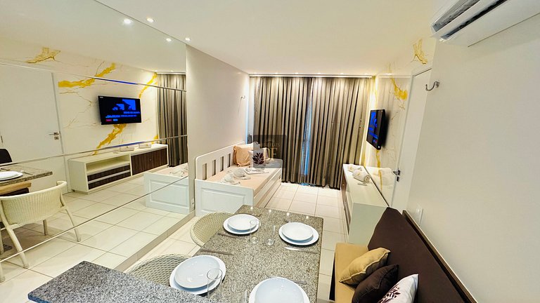 Exclusivo com vista para a piscina e ar-condicionado na sala