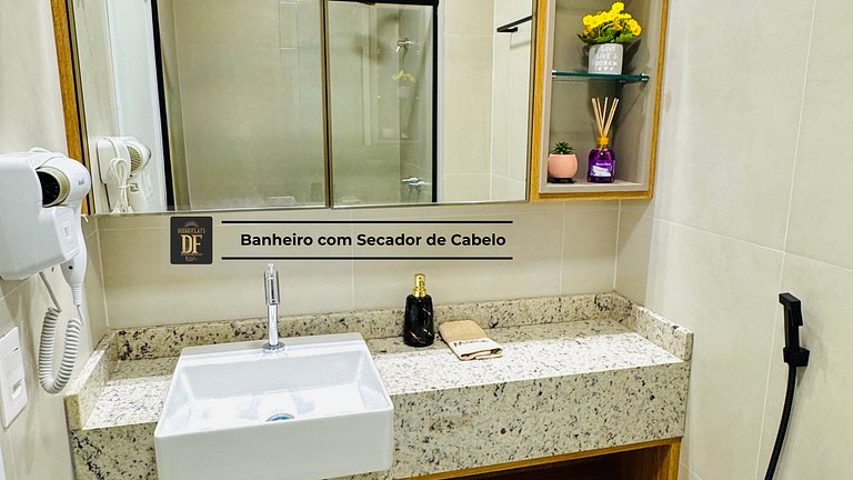 Studio com rooftop, piscina e localização próxima à Beira Ma