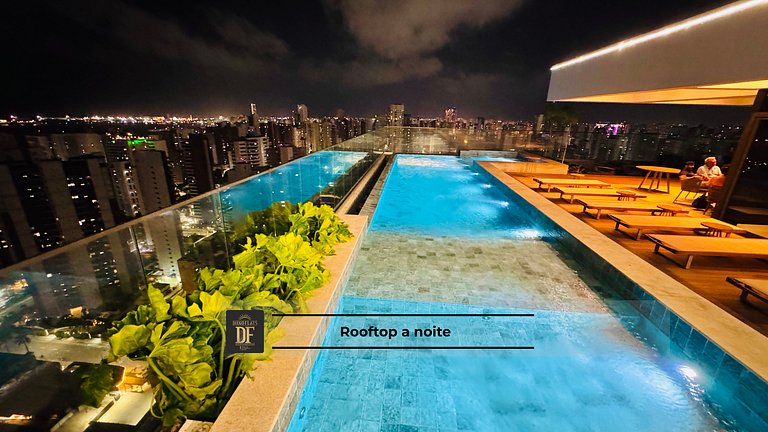 Studio com rooftop, piscina e localização próxima à Beira Ma