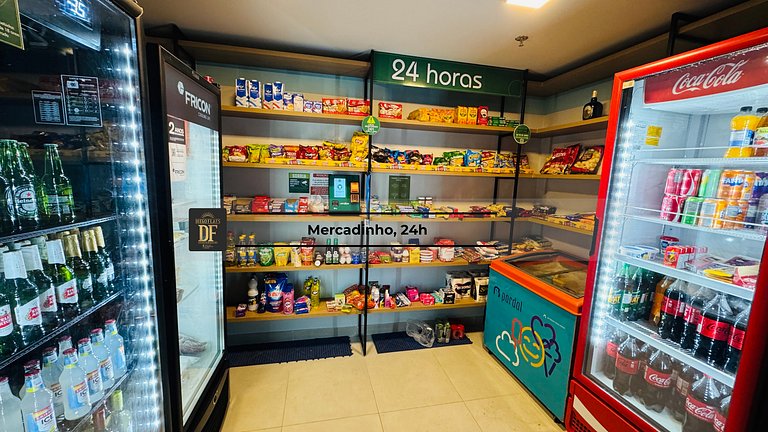 Studio com rooftop, piscina e localização próxima à Beira Ma