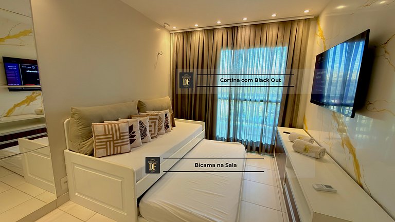 Exclusivo com vista para a piscina e ar-condicionado na sala