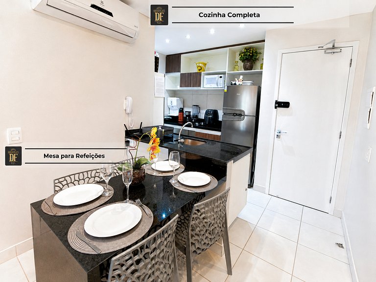 Exclusivo com vista para a piscina e ar-condicionado na sala
