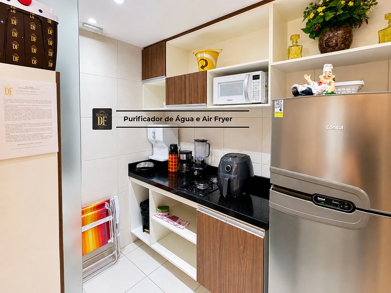 Exclusivo com vista para a piscina e ar-condicionado na sala