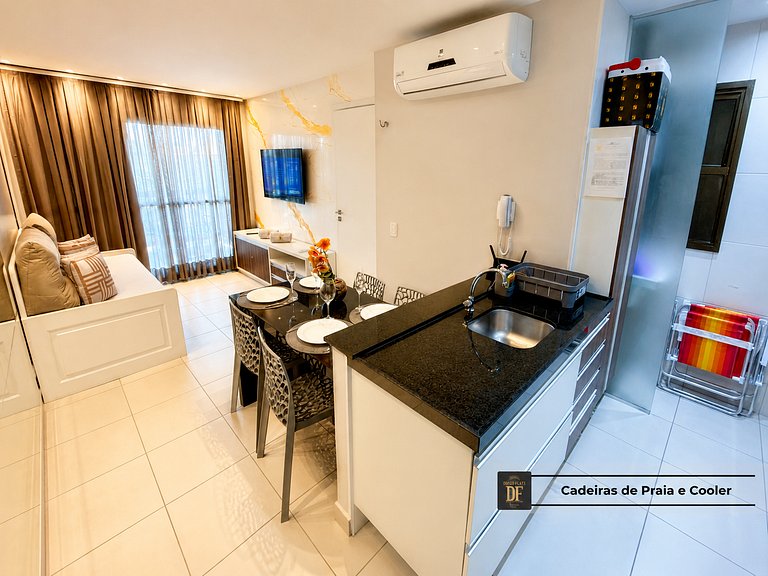Exclusivo com vista para a piscina e ar-condicionado na sala