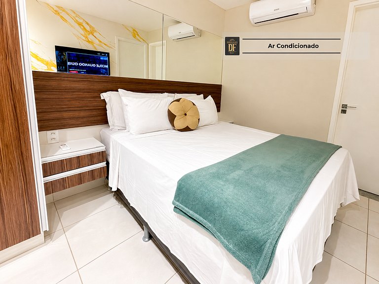 Exclusivo com vista para a piscina e ar-condicionado na sala