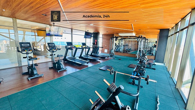 Studio com piscina na cobertura, próximo à Beira-Mar